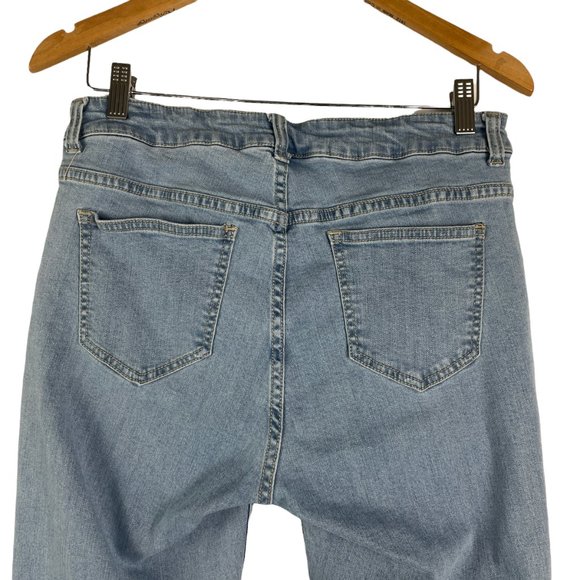 FOREVER 21 LIGHT WASH OMBRE FRAYED HEM CROPPED JEANS SIZE 30 - Picture 7 of 11